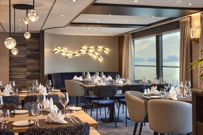 Restaurants, Bars & Cafés on VIVA TWO